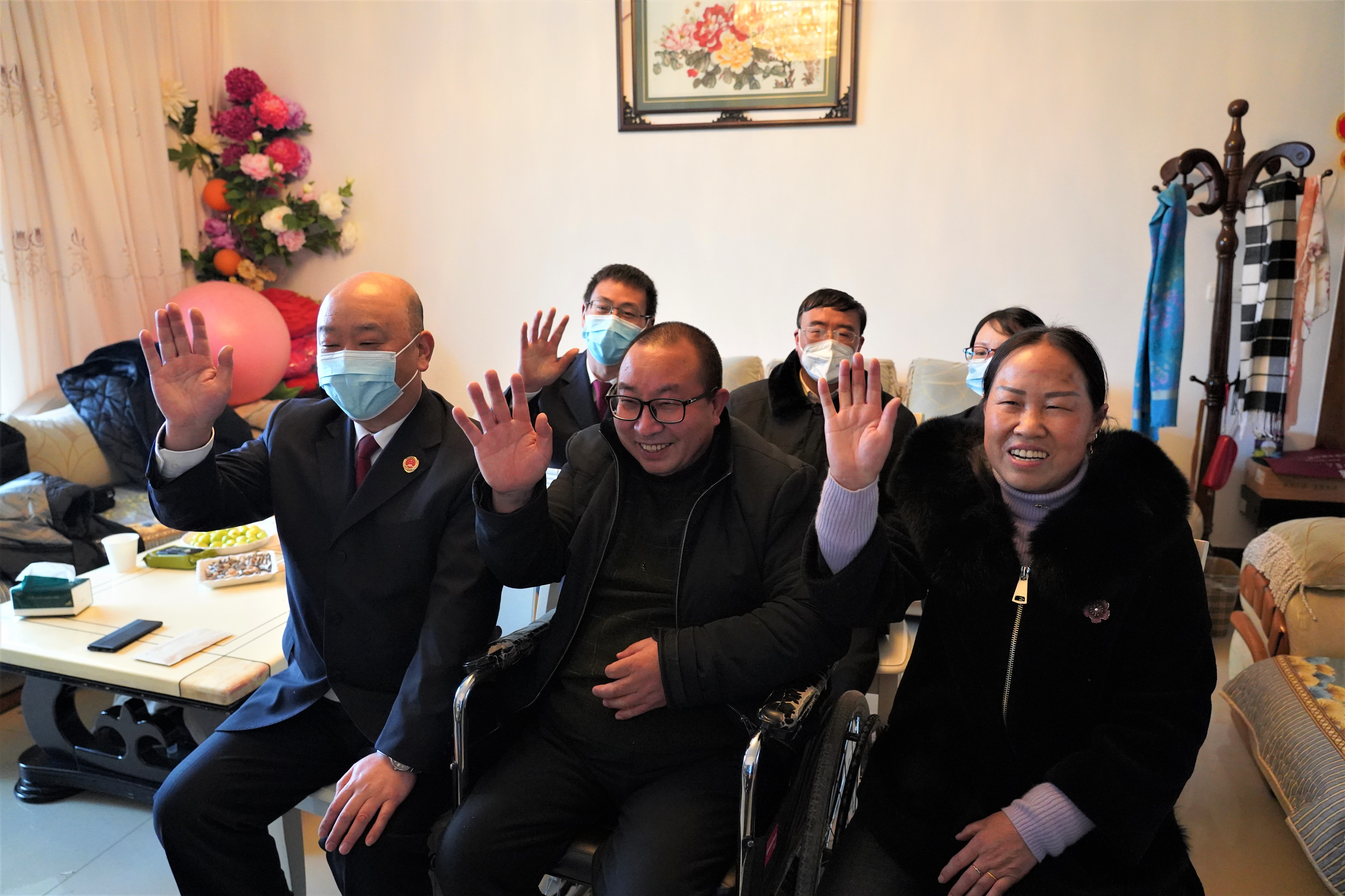 陈龙祥和鲁甸县检察院班子成员.jpg